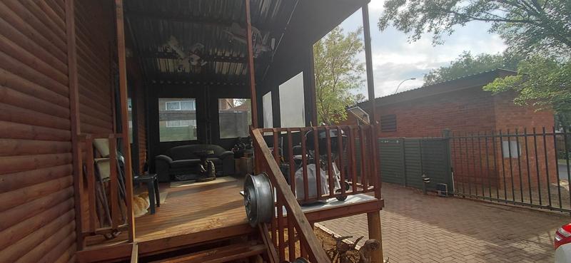 4 Bedroom Property for Sale in Pellissier Free State